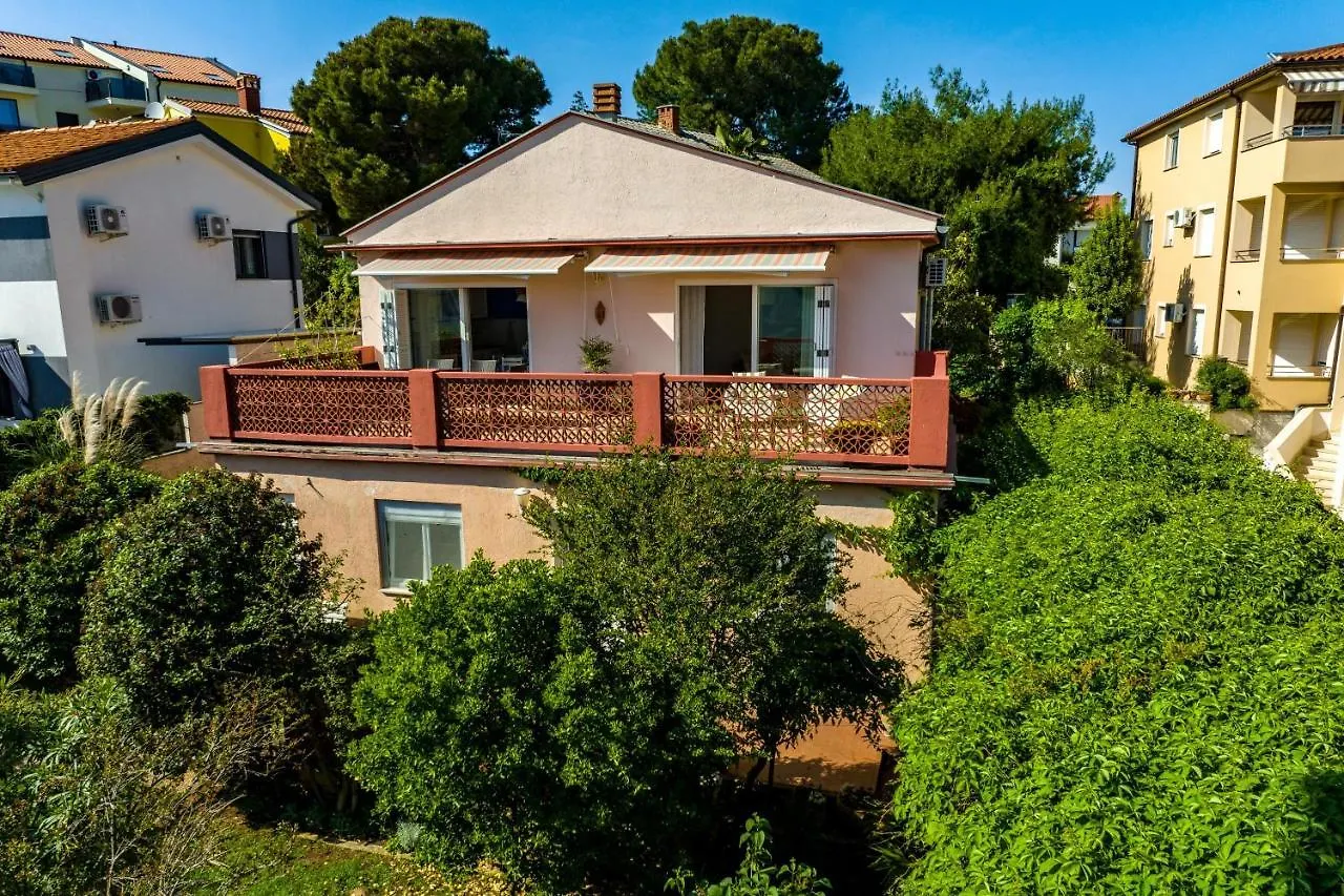 Apartment Axelle 50 Meters To The Beach Banjole Croatia
